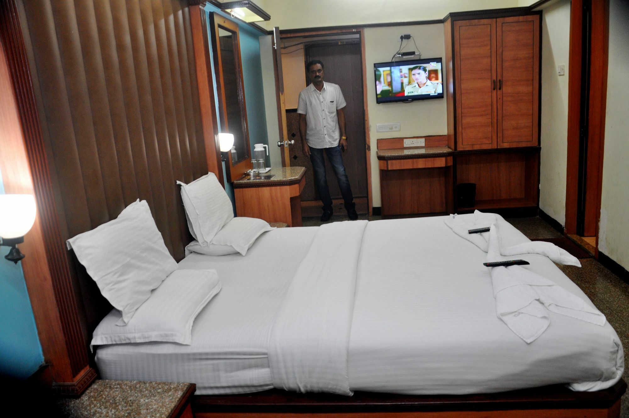 Hotel Imperial Executive, Andheri Mumbai Exterior photo